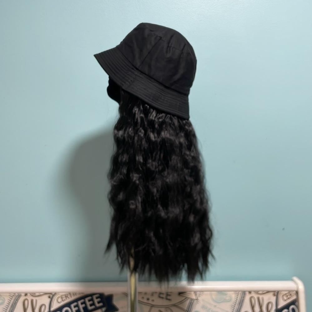 Black bucket hat wig 18”